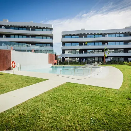 Vivi Homes - Carma Pool, Terrace, Garden & Apartment