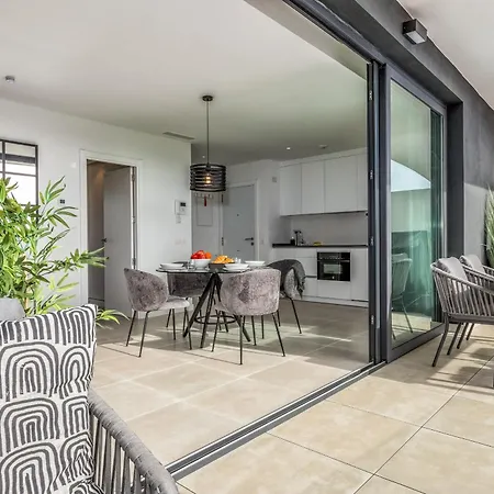 Apartment Vivi Homes - Carma Pool, Terrace, Garden & *